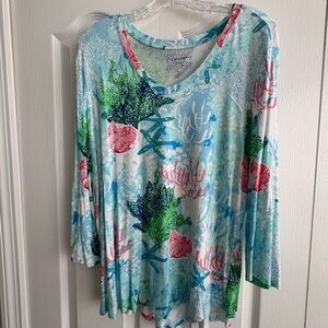 Casey Key brand Light Blue Coral Print V-Neck Women’s Top Size 1X